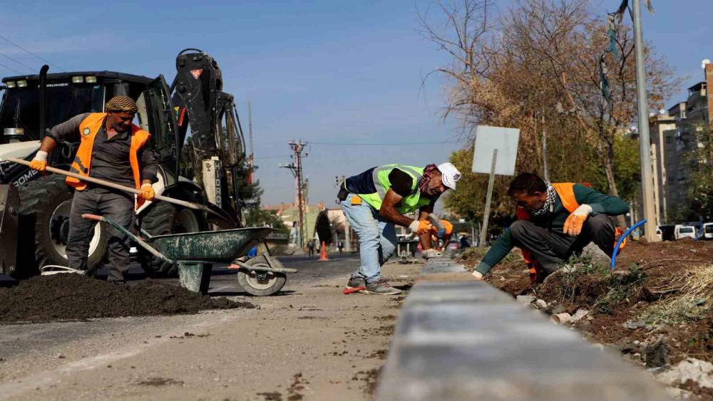 Karacadağ Caddesi modern bir görünüme kavuşuyor
