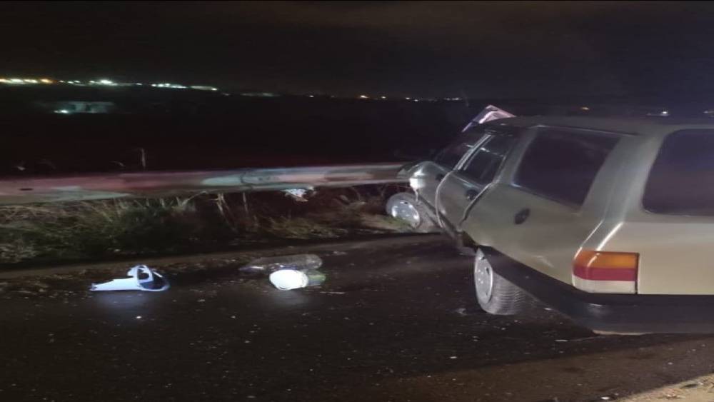 Kontrolden çıkan otomobil refüje çarptı, 1 kişi yaralandı
