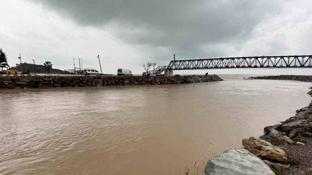 Bozyazı sel riskine karşı teyakkuzda
