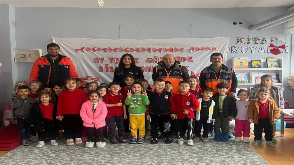 &Ouml;ğrencilerden Gazze&rsquo;ye anlamlı okullarda afet ve yangın farkındalık eğitimi verildi
