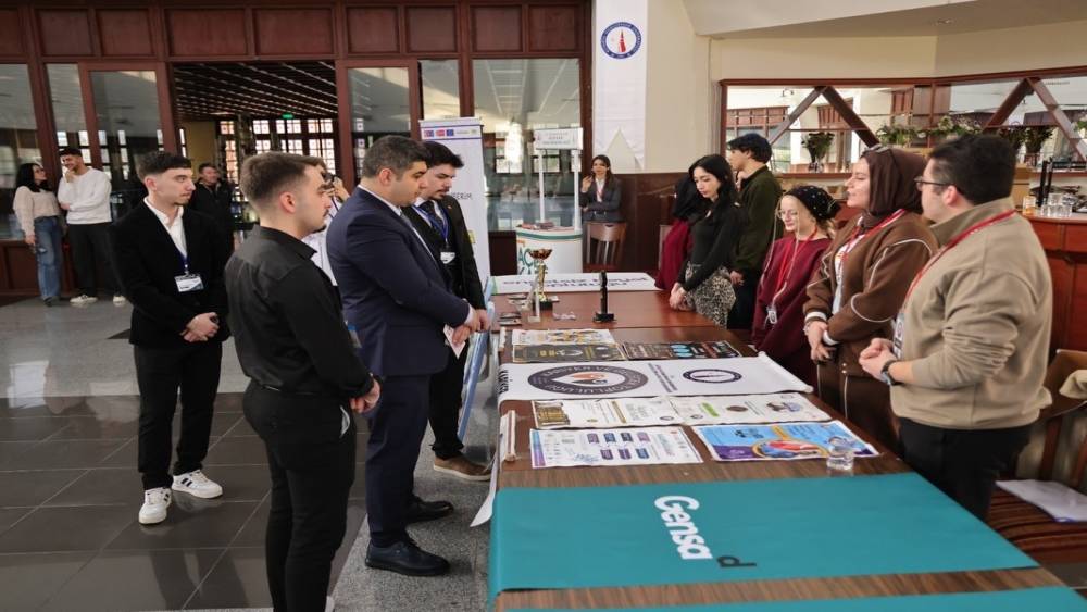 Başkan Yardımcısı Sarıyar: "Gen&ccedil;lik bir şehrin en b&uuml;y&uuml;k g&uuml;c&uuml;d&uuml;r"
