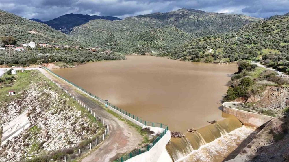 Solhan&rsquo;da heyelan ve yol &ccedil;&ouml;kmesine karşı yoğun mesai
