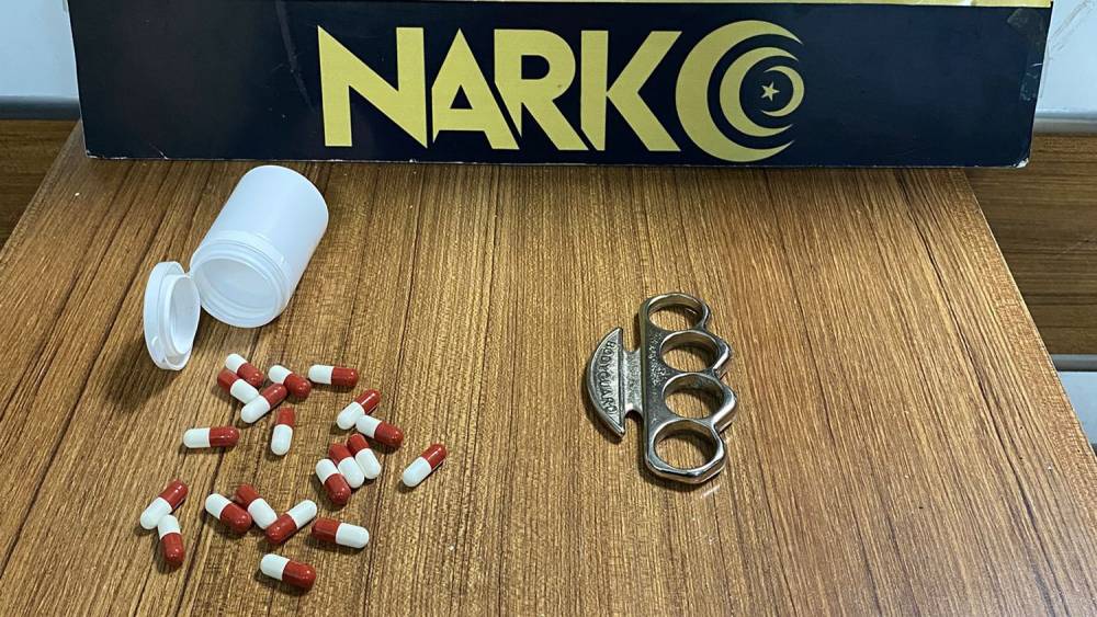 Kula&rsquo;da aranan 3 şahıs tutuklandı
