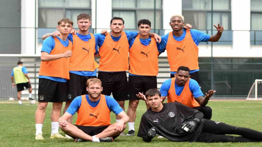 Manisa FK, Serikspor ma&ccedil;ının hazırlıklarını s&uuml;rd&uuml;r&uuml;yor
