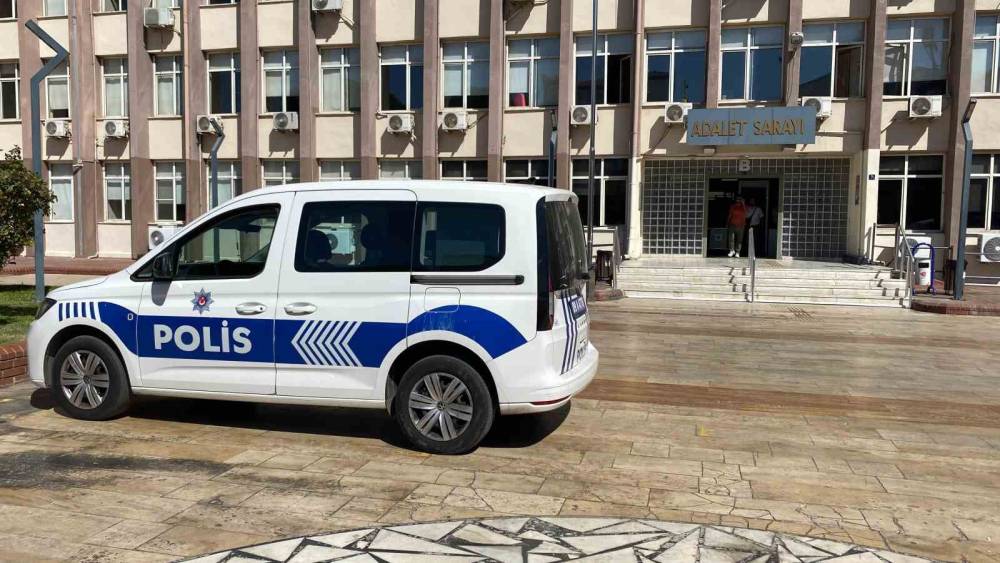 FETÖ firarisi polisten kaçamadı, apartman boşluğundan itfaiye indirdi