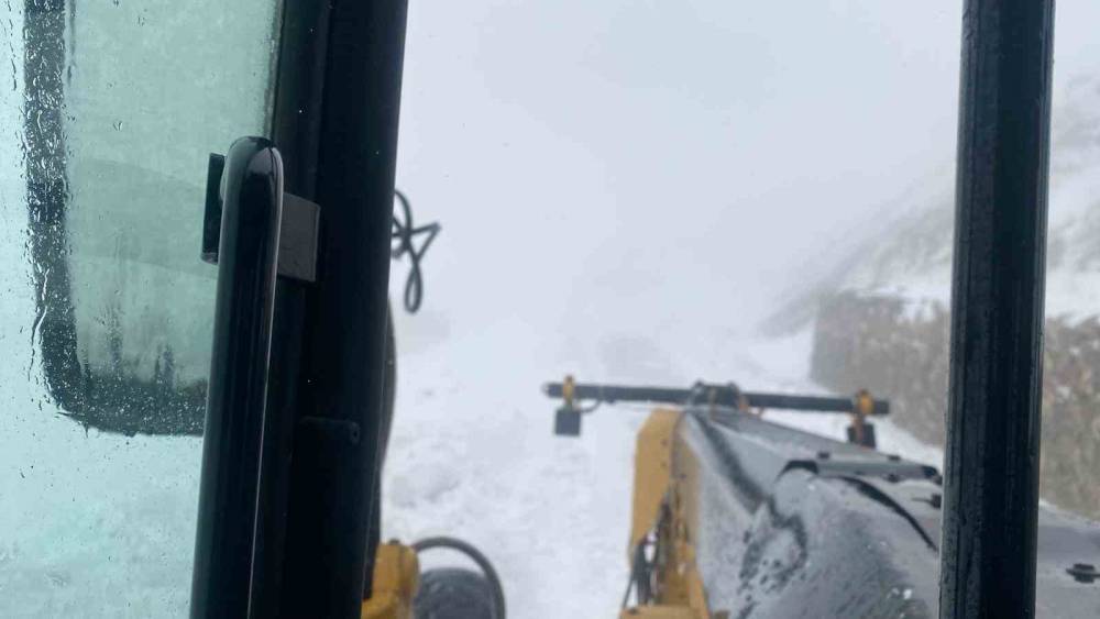 Şırnak beyaza büründü, Habur Çayı debisi yükseldi
