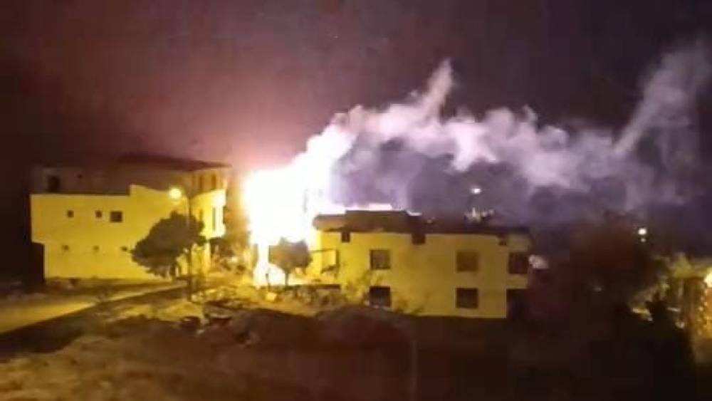 Diyarbakır’da trafo bomba gibi patladı
