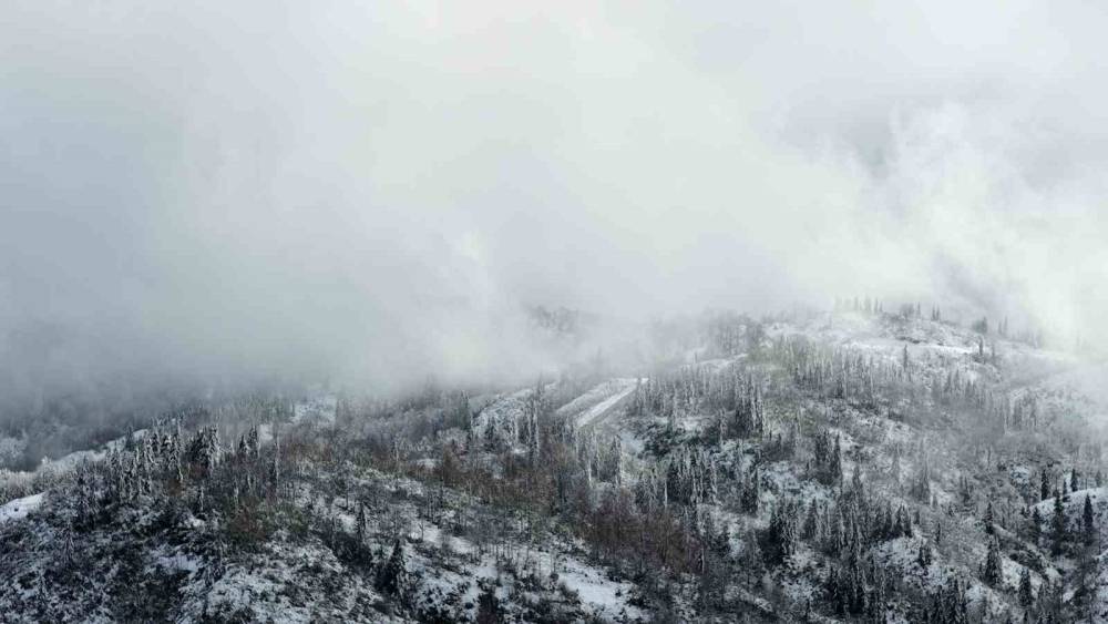 Hand&uuml;z&uuml; Yaylası&rsquo;ndan kar manzaraları
