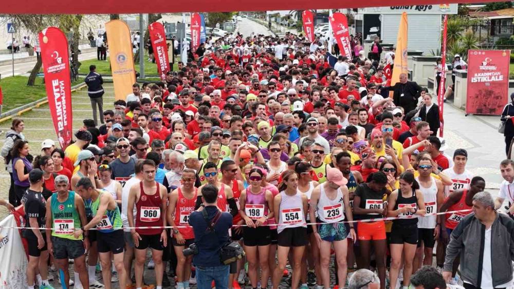 Samsun&rsquo;da 19 Mayıs coşkusu, yarı maraton ve İstiklal Koşusu ile ta&ccedil;landı
