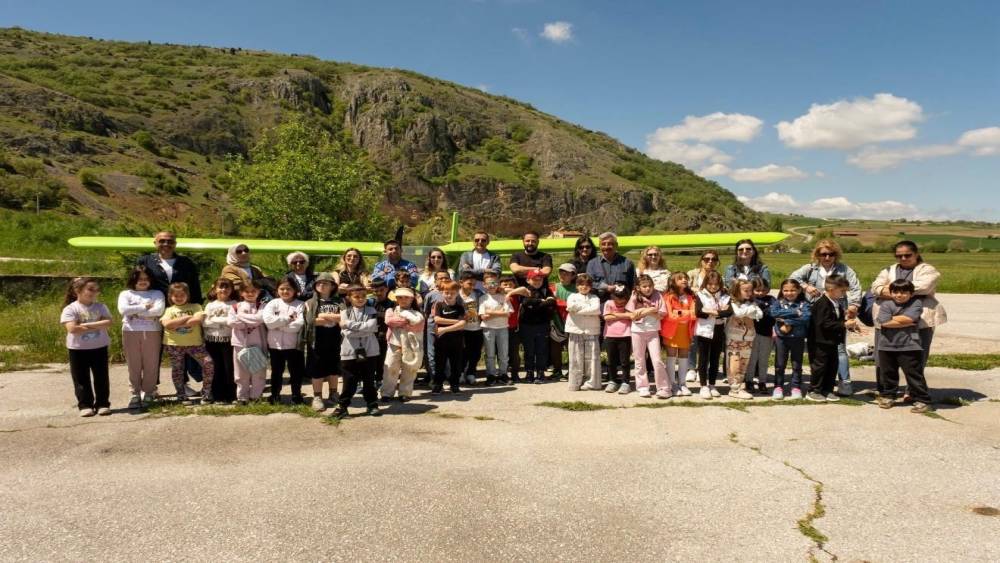 &Ccedil;ocuklar "İstikbal g&ouml;klerdedir" dedi
