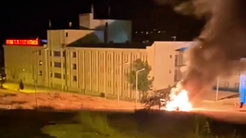 Sinop’ta seyir halindeki otomobil alev alev yandı
