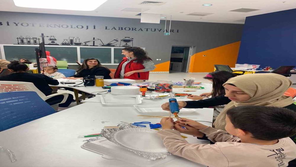 Büyükşehirden ara tatilde bilim şöleni: Çocuklar bilimle buluştu
