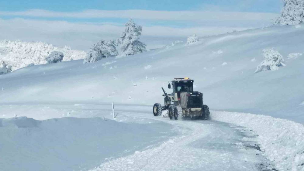 Amasya&rsquo;da 58 k&ouml;y yolu ulaşıma kapalı
