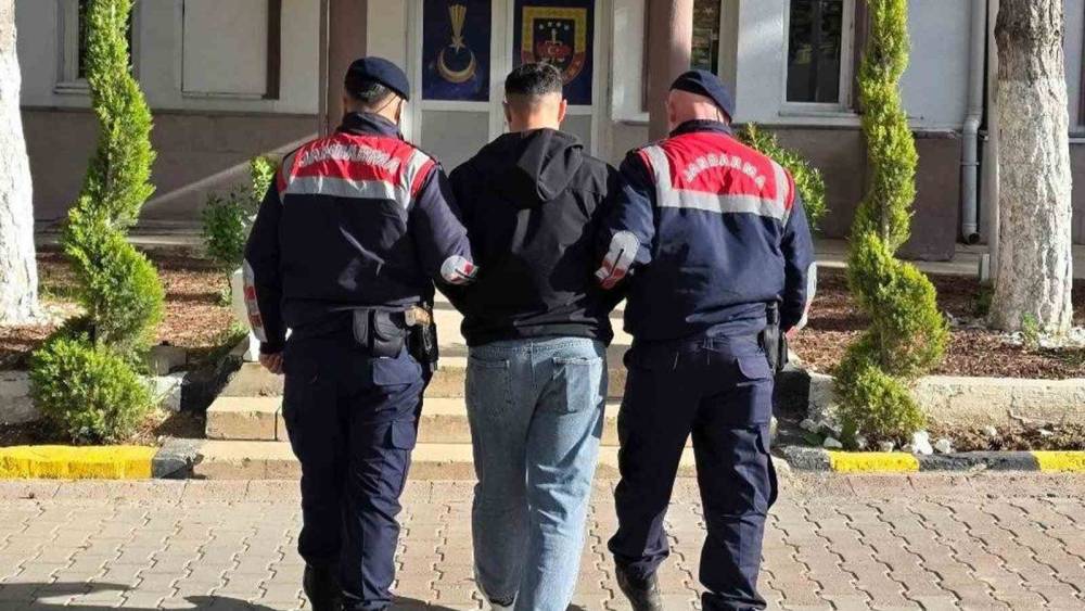 Kırıkkale&rsquo;de hapis cezası bulunan firari h&uuml;k&uuml;ml&uuml; yakalandı
