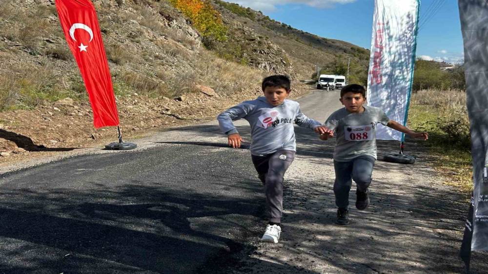 Ardahan’ın koşan yıldızları Posof’ta parladı
