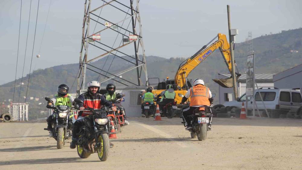 Motosiklet sürücülerinin tehlikeli ‘eğitim pisti’ alanı
