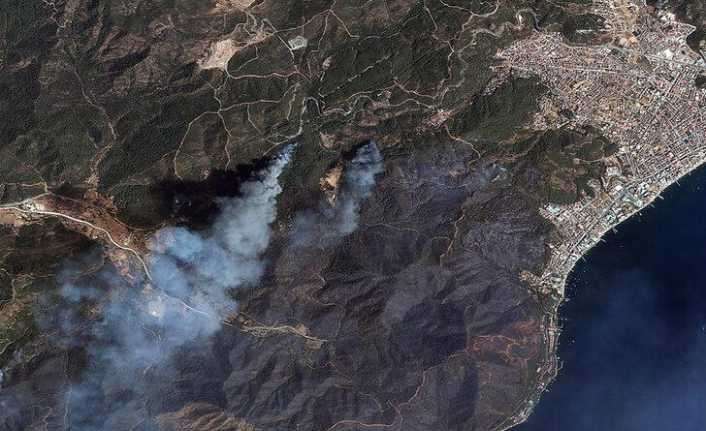 Marmaris ve Manavgat'taki yangın uzaydan görüntülendi