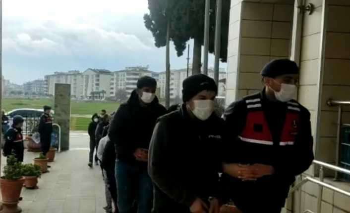 İzmir’de 12 hırsızlık şüphelisinden 6’sı tutuklandı