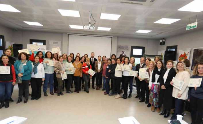 Efes Tarlası Yaşam Köyü’nde kadın girişimcilere eğitim