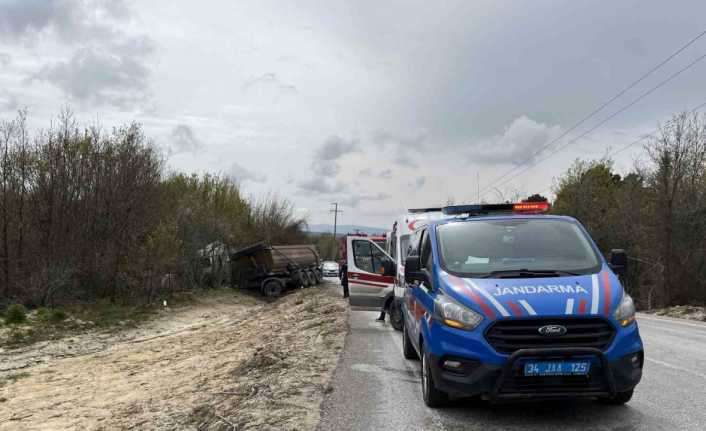 Çatalca’da otomobil ile hafriyat kamyonu çarpıştı: 1 ölü