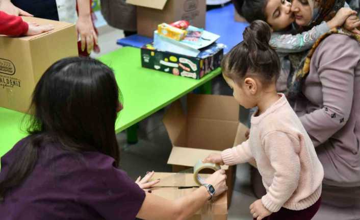 Esenyurtlu minikler deprem bölgesindeki kardeşlerini unutmadı