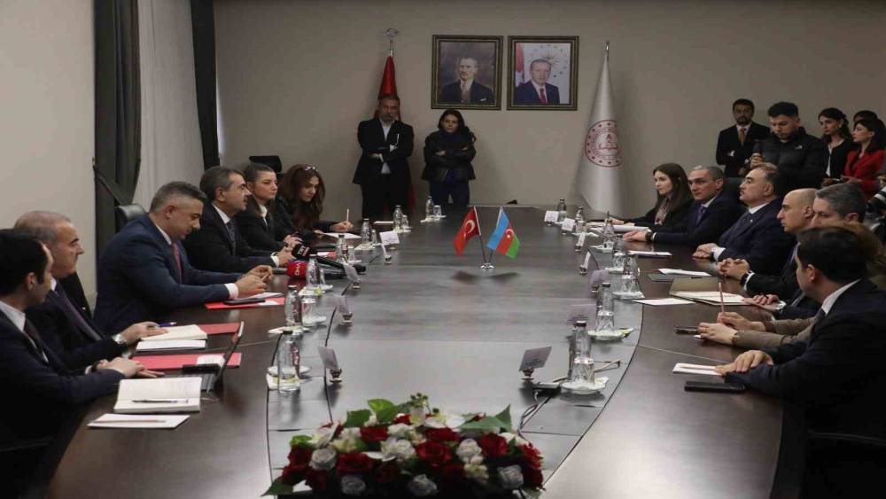 Bakan Tekin: "T&uuml;rkiye ile Azerbaycan arasında &ccedil;ok yakın bir dostluk ilişkisi var"

