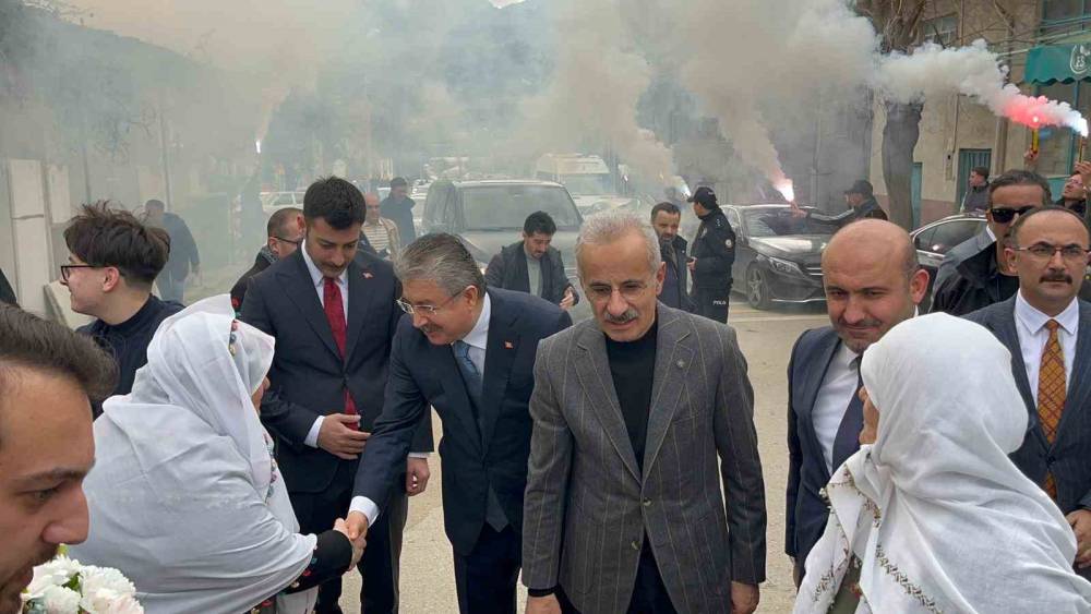 Bakan Uraloğlu: "İnşallah önümüzdeki sene de her şeyle beraber bu yolu bitireceğiz"