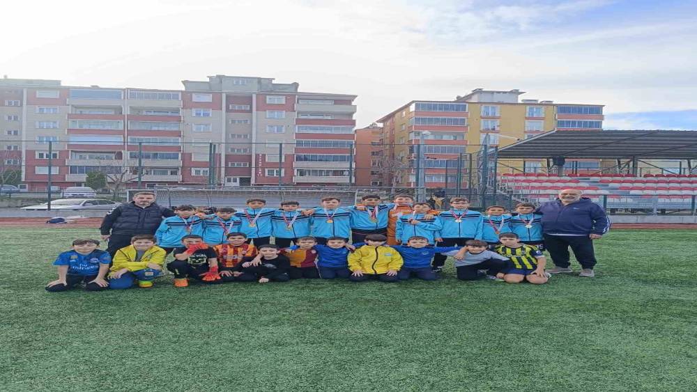 T&uuml;rkeli Cumhuriyet Ortaokulu, il şampiyonu oldu
