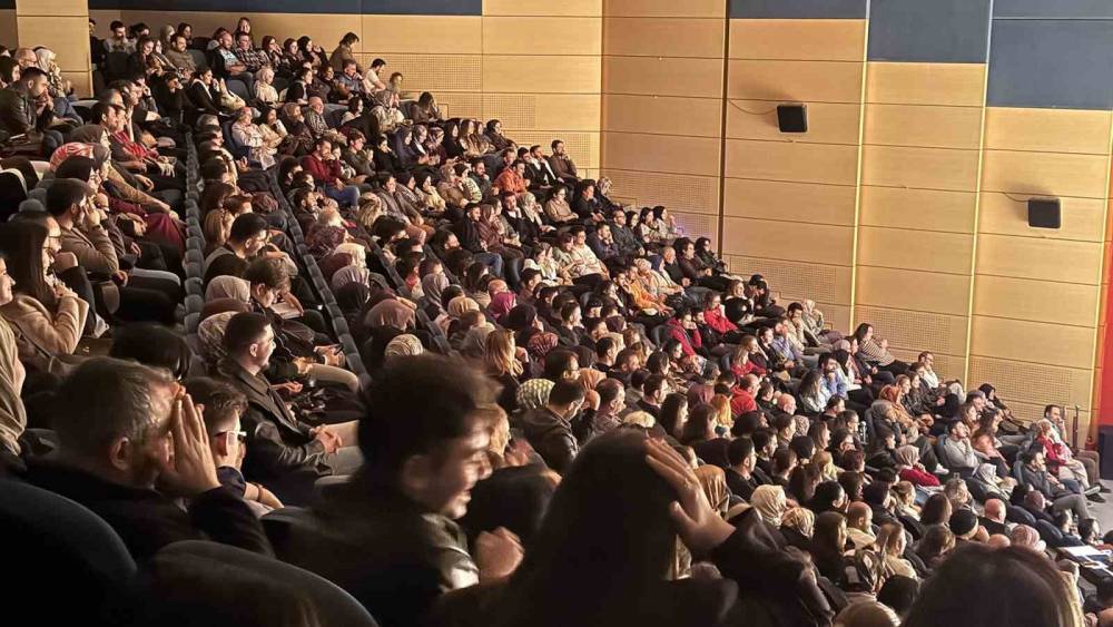 Tekirdağ’da polis kavga ihbarına gittiği arabada tabanca buldu
