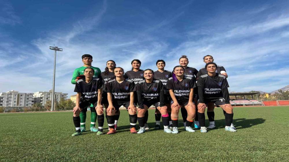 Ağrı Kadın Futbol Takımı, Silopi&rsquo;den 3 puanla d&ouml;nd&uuml;
