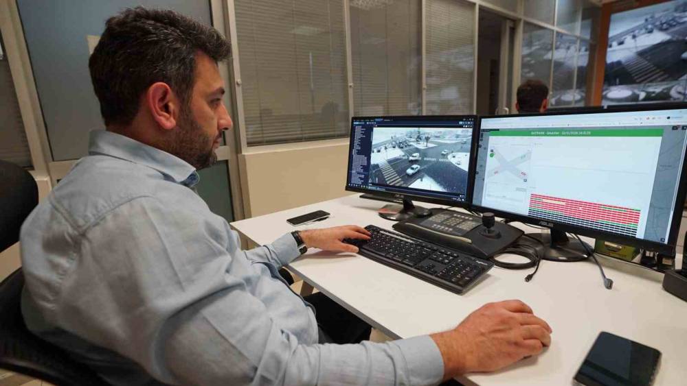 Kahramanmaraş&rsquo;ta 264 kamerayla yol durumunu anlık olarak takip ediyor
