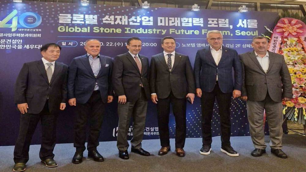 Sivas kıymetli taşları Seul’de düzenlenen Küresel Taş Endüstrisi Forumu’nda görücüye çıktı
