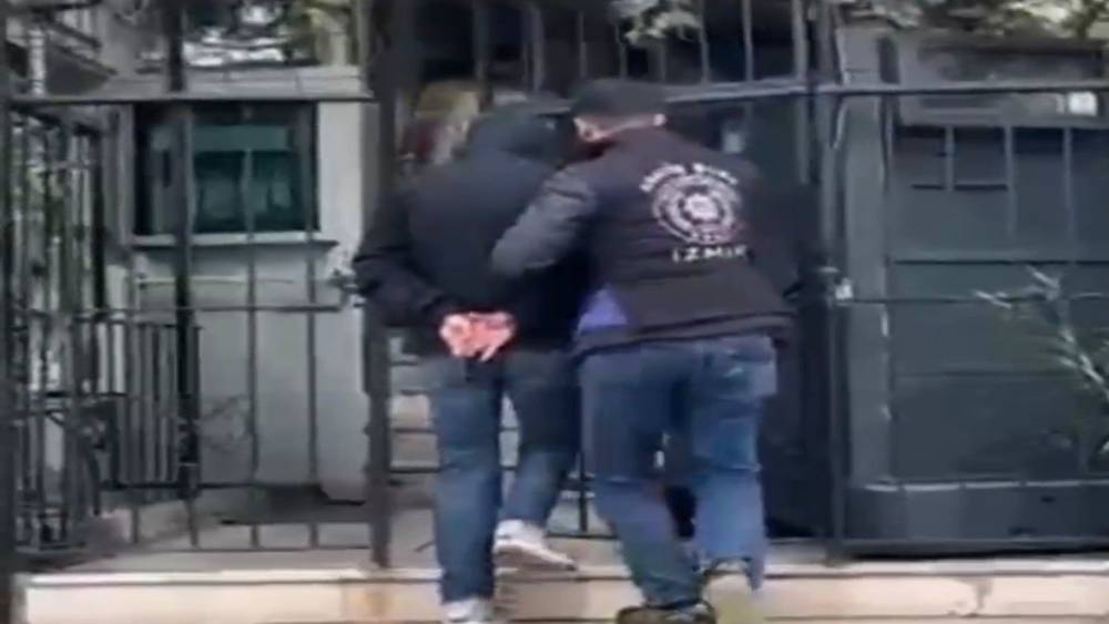 İzmir’de 23 yılla aranan uyuşturucu taciri yakalandı
