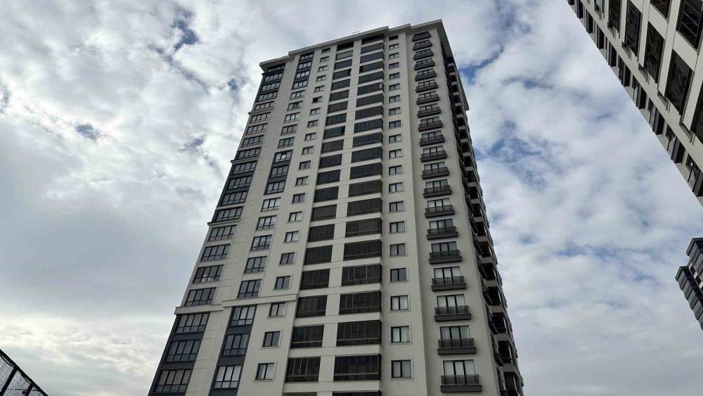 Binanın 14&rsquo;&uuml;nc&uuml; katından d&uuml;şerek &ouml;len kadının nişanlısı beraat etti
