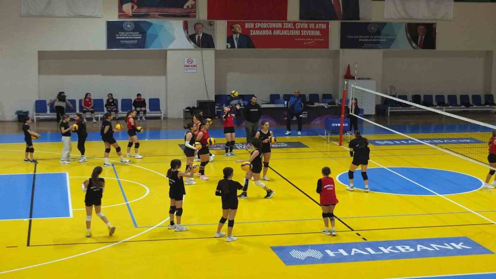 Balıkesir&rsquo;de kış spor okulları ilgi g&ouml;rd&uuml;
