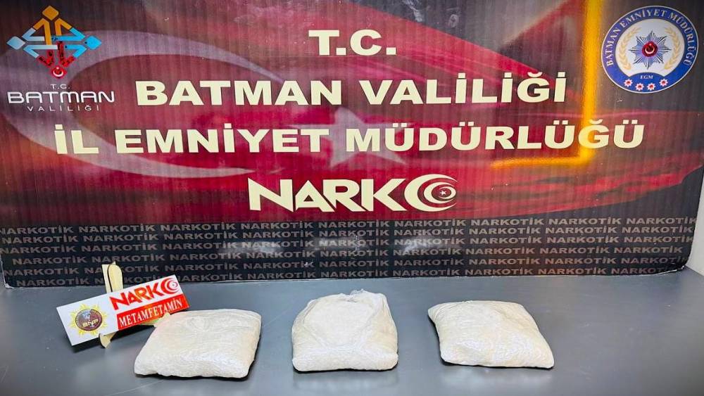 Kadın yolcunun valizinden 3 kilo uyuşturucu çıktı
