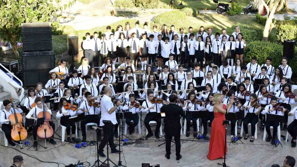 Muratpaşa, gen&ccedil; seslerini arıyor
