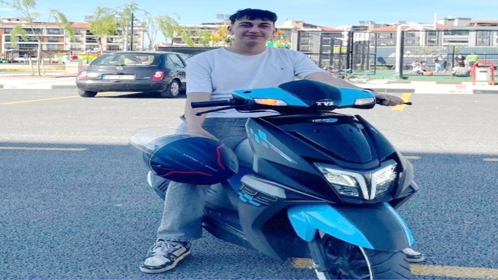 Manisa&rsquo;da ortaokul &ouml;ğrencisi motosiklet kazası kurbanı
