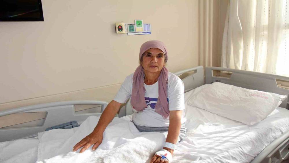 İç organları ters olan hastanın safra kesesi ameliyatı başarıyla yapıldı
