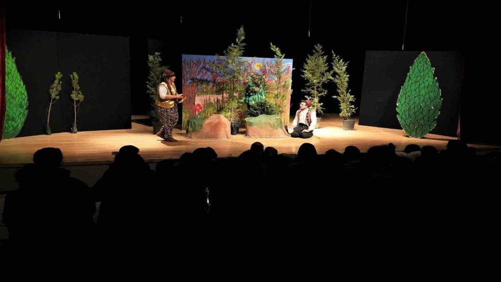 Ke&ccedil;i&ouml;ren Belediyesi&rsquo;nden &uuml;cretsiz tiyatro hizmeti
