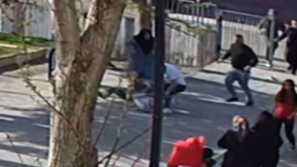 Aksaray’da okul müdürüne saldırı anı kamerada
