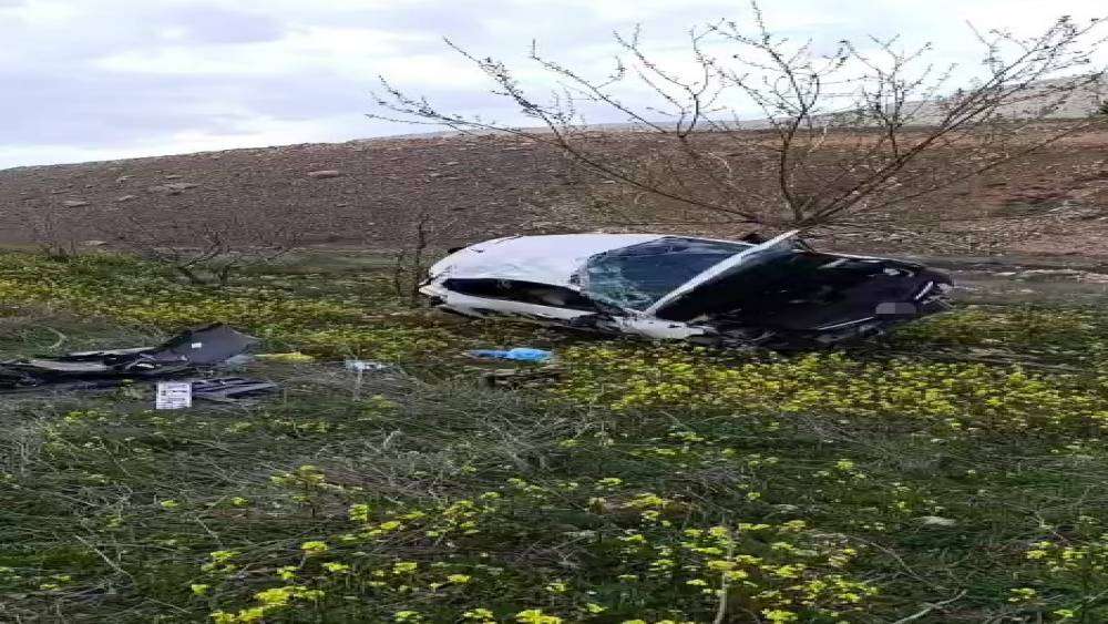 Takla atan araçtan burnu bile kanamadan çıktı
