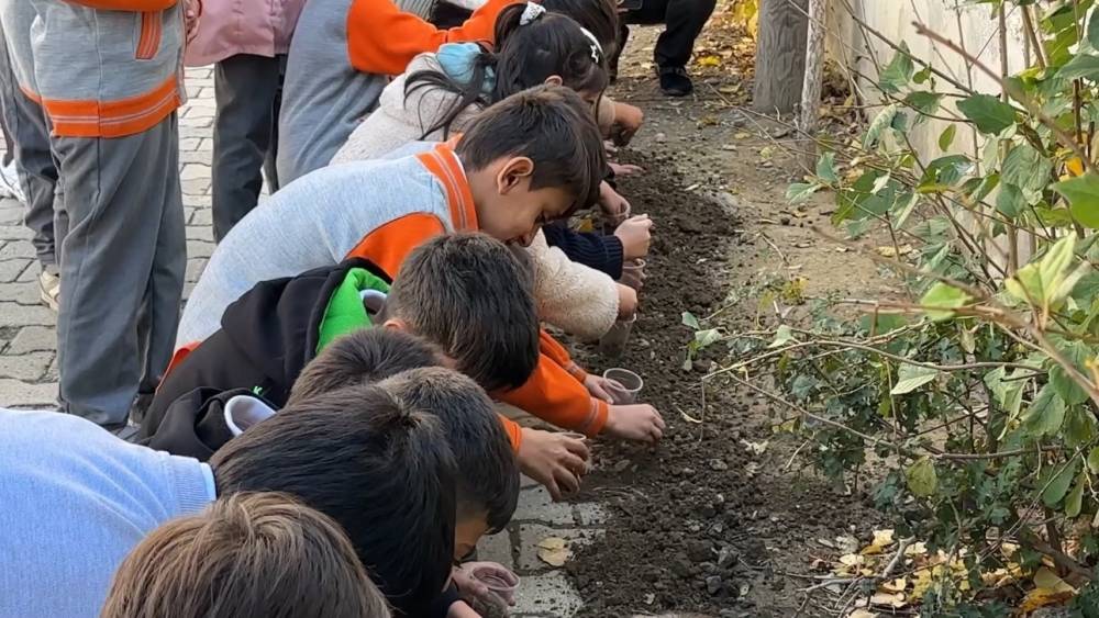 Konya’dan Yüksekova’ya gönül köprüsü: Ata tohumları toprakla buluştu
