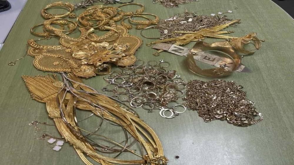 Yoğurt kovasında 1 kilo 241 gram altın yakalandı
