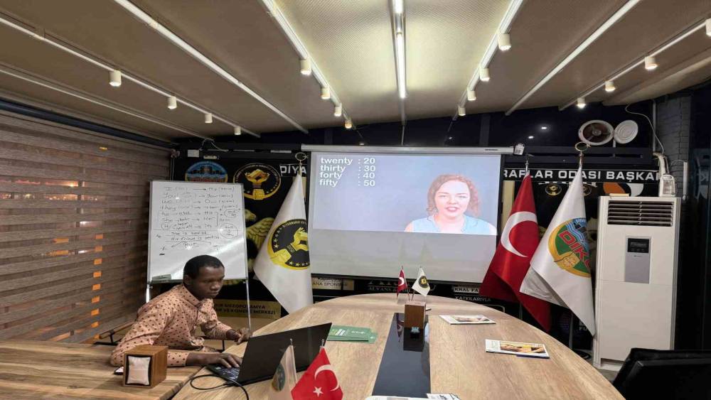 Diyarbakır Kuyumcular Odasından bir ilk: Esnafa ücretsiz İngilizce eğitimi başladı
