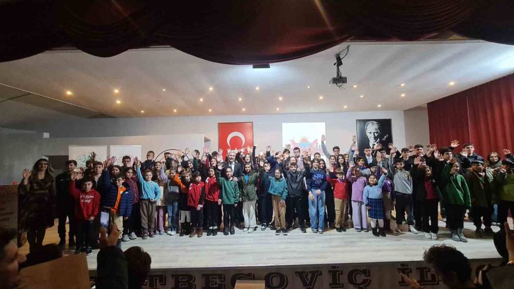 Efeler&rsquo;de &ouml;ğrenci meclisi a&ccedil;ılış programı ger&ccedil;ekleştirildi
