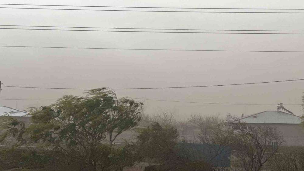 Iğdır’ı toz bulutu sardı, hayat felç oldu
