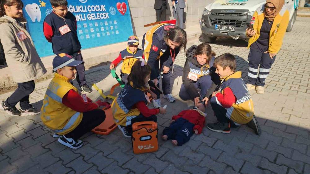 "Sağlıklı Çocuk, Sağlıklı Gelecek" programı devam ediyor
