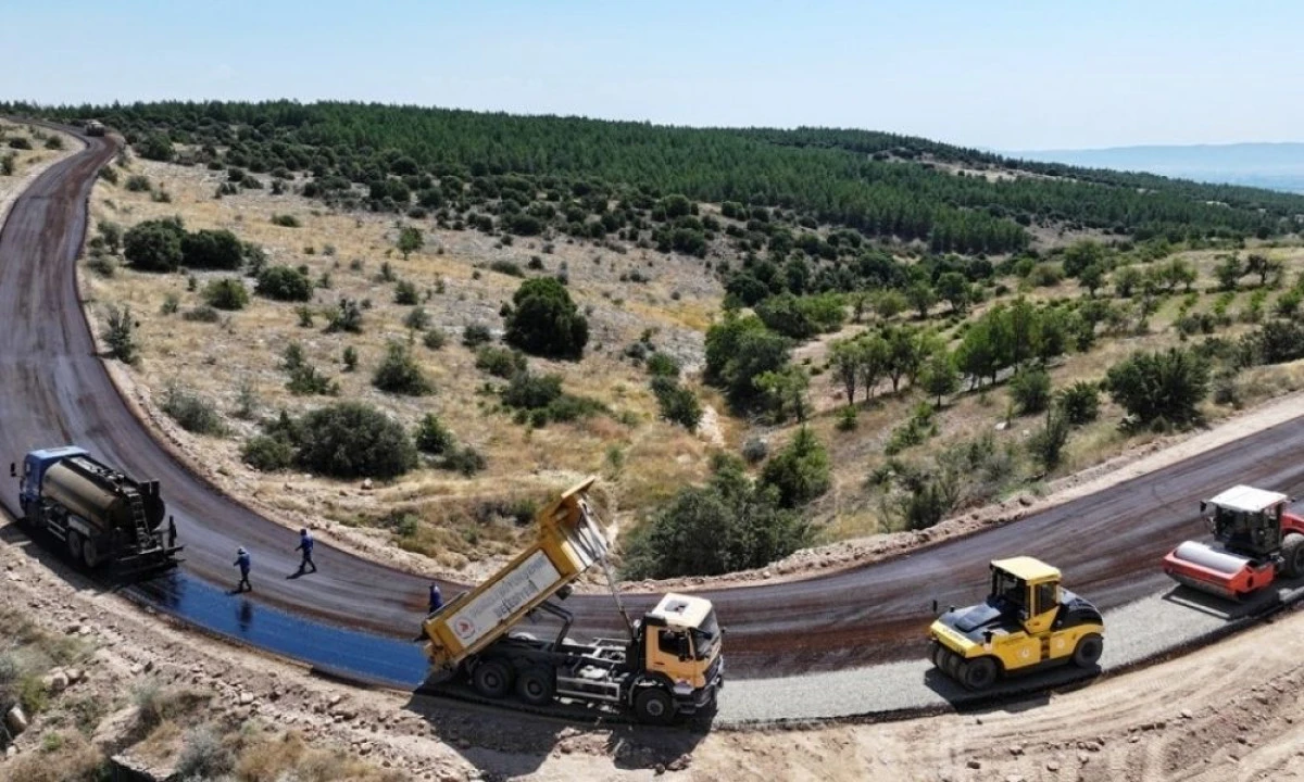 4 il&ccedil;eyi birbirine bağlayan G&ouml;mce-İmrallı Yolu ulaşıma a&ccedil;ıldı