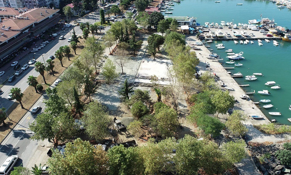Akçaabat Sahil Parkı’nda İkinci Etap Çalışmaları Devam Ediyor
